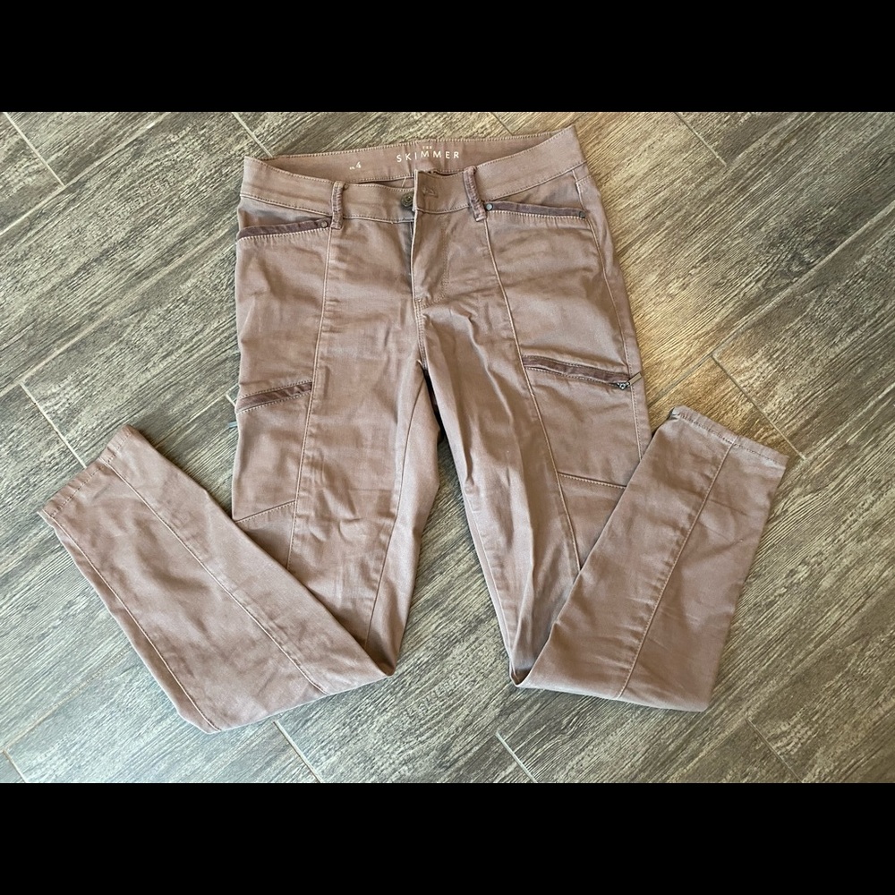 White House black market ankle length pants size 4